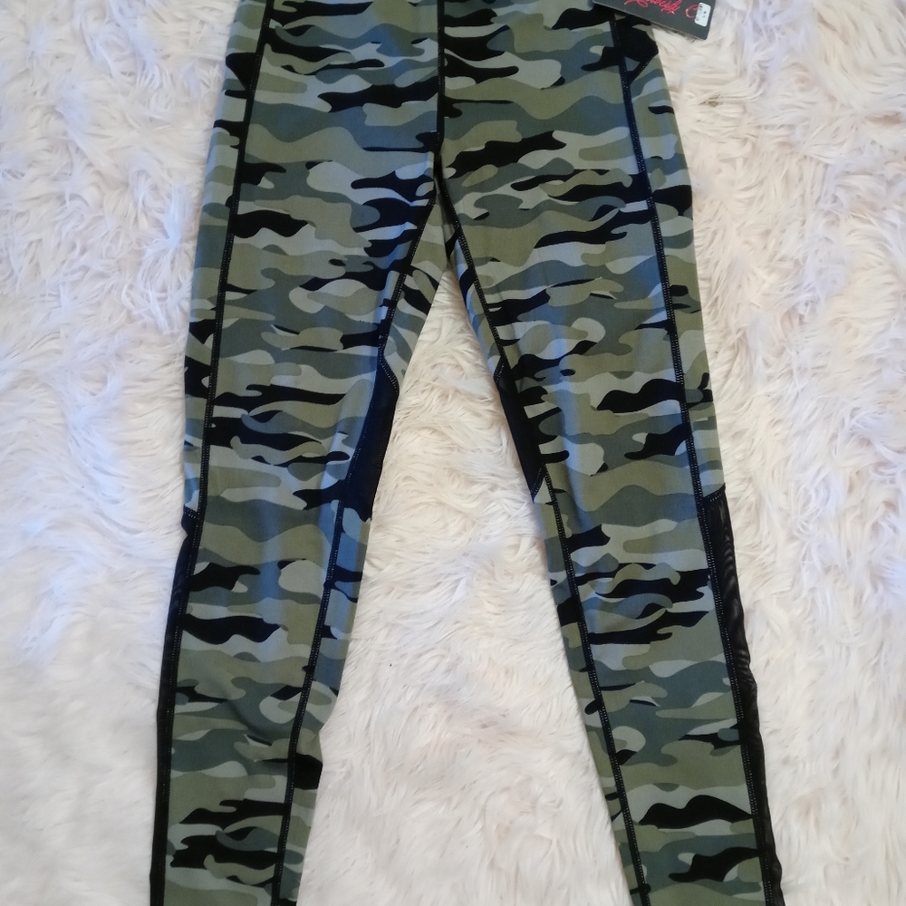 FashionNova Camo Leggings s S/M
